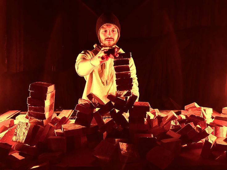 RESENHANDO – Grupo XPTO apresenta “Colapso” no Centro Cultural Vila Itororó